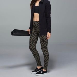 Lululemon Wunder Under roll down Chevron Fatigue 8